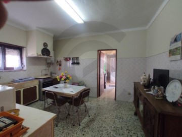 Maison 4 Chambres à Malhou, Louriceira e Espinheiro