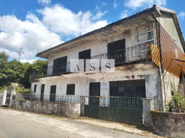 House 3 Bedrooms in Idães