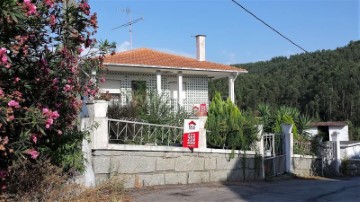 Maison 2 Chambres à Canedo, Vale e Vila Maior