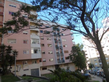 Apartamento 3 Quartos em Cacém e São Marcos
