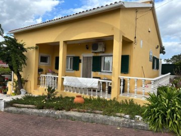 House 2 Bedrooms in Chancelaria