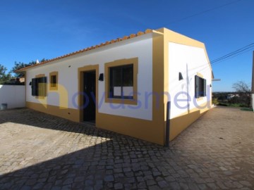 House 3 Bedrooms in Ferreiras