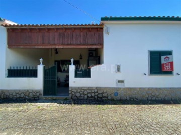 Maison 4 Chambres à Santo André das Tojeiras