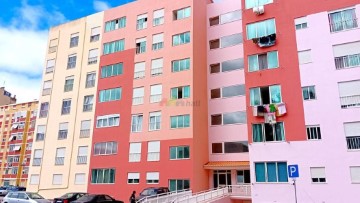 Piso 2 Habitaciones en União das Freguesias de Setúbal