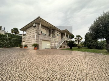 Casa o chalet 4 Habitaciones en Conde e Gandarela