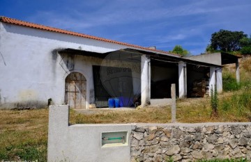 Nave en Malhou, Louriceira e Espinheiro