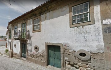 House 4 Bedrooms in Vila Flor e Nabo