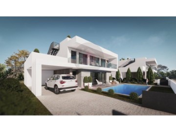 House 4 Bedrooms in Leiria, Pousos, Barreira e Cortes