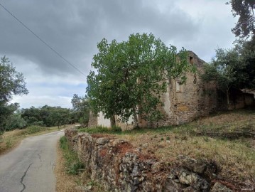 Terreno em Areias e Pias