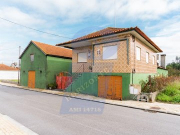 House 5 Bedrooms in Covões e Camarneira
