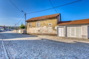 Maison 2 Chambres à Grijó e Sermonde