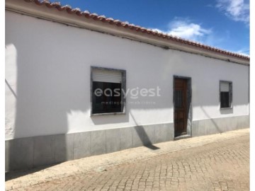 House 3 Bedrooms in Salvada e Quintos