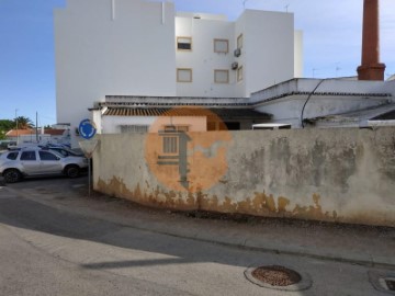 Edificio en União das freguesias de Vila Real