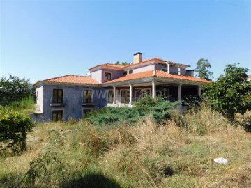 Casa o chalet 4 Habitaciones en Seia, São Romão e Lapa dos Dinheiros