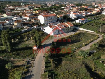 Terreno em Miragaia e Marteleira