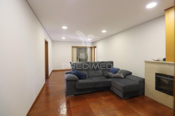 Apartment 3 Bedrooms in Nogueira, Fraião e Lamaçães