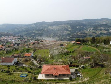 Quintas e casas rústicas 4 Quartos em Resende