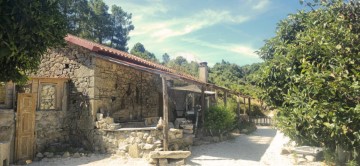 Maisons de campagne 4 Chambres à Vale de Prazeres e Mata da Rainha