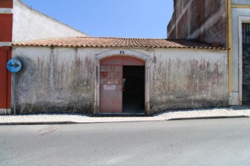 Armazém em Santo Quintino