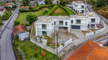 House 3 Bedrooms in Pedreira, Rande e Sernande