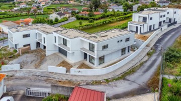 House 3 Bedrooms in Pedreira, Rande e Sernande