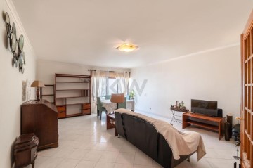 Apartment 3 Bedrooms in Falagueira-Venda Nova
