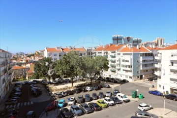 Apartment 1 Bedroom in Campo de Ourique