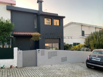 Maison 3 Chambres à União das freguesias de Vila Real