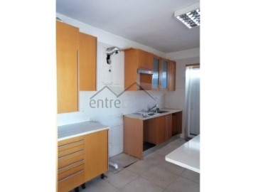 Apartment 4 Bedrooms in Mazedo e Cortes