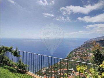 House 3 Bedrooms in Arco da Calheta