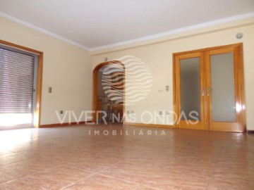 Apartment 3 Bedrooms in Paredes