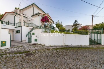 Maison 4 Chambres à Eiras e São Paulo de Frades