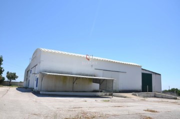 Industrial building / warehouse in Atalaia e Alto Estanqueiro-Jardia