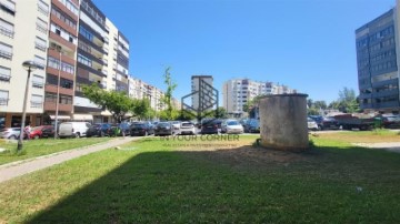 Apartamento 2 Quartos em Loures