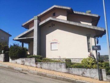 House 5 Bedrooms in Seia, São Romão e Lapa dos Dinheiros