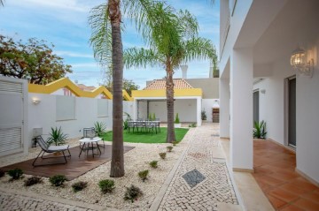 House 5 Bedrooms in Faro (Sé e São Pedro)