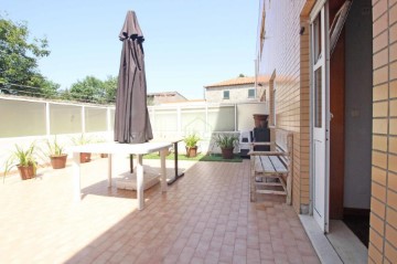 Apartment 2 Bedrooms in Vilar e Mosteiró