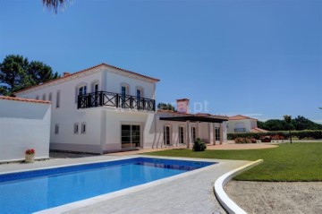House 5 Bedrooms in Amoreira