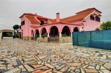 Maison 4 Chambres à Nadadouro