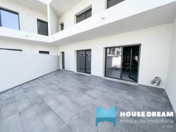 Apartment 4 Bedrooms in Mafra