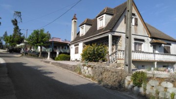 Maison 5 Chambres à Urqueira