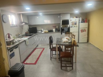 House 4 Bedrooms in Baguim do Monte (Rio Tinto)