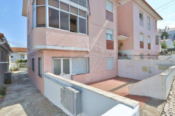 Apartamento 2 Quartos em Carcavelos e Parede