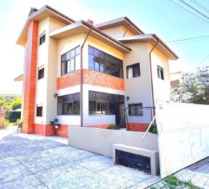 House 5 Bedrooms in Melres e Medas