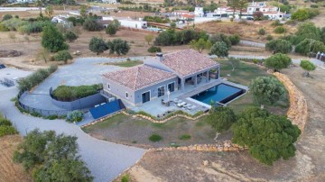 House 3 Bedrooms in Lagoa e Carvoeiro