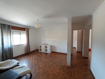 Apartamento 2 Quartos em Loures