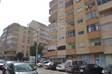 Apartamento 3 Quartos em Amora