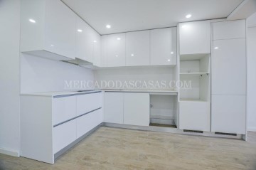 Apartamento 2 Quartos em Paços de Brandão