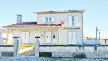 Maison 4 Chambres à Aguiar da Beira e Coruche