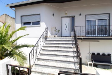 House 3 Bedrooms in Chancelaria